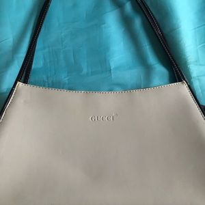 Gucci labeled shoulder bag tan